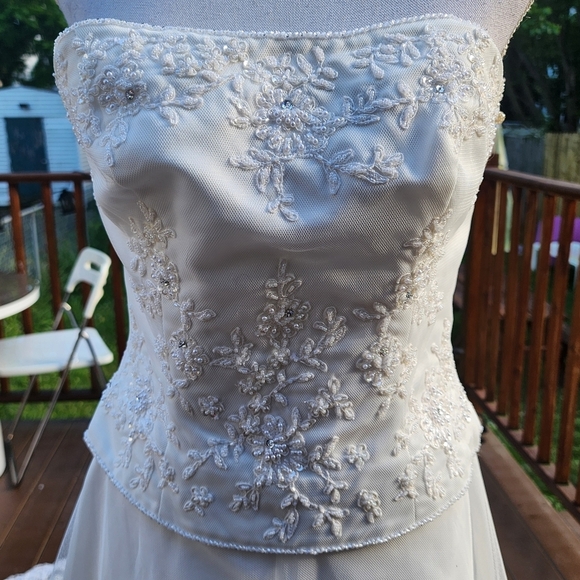 EXCLUSIVE BRIDALS by A.C.E. Ivory Lace Strapples Mesh Wedding Dress Fits S - Picture 7 of 15